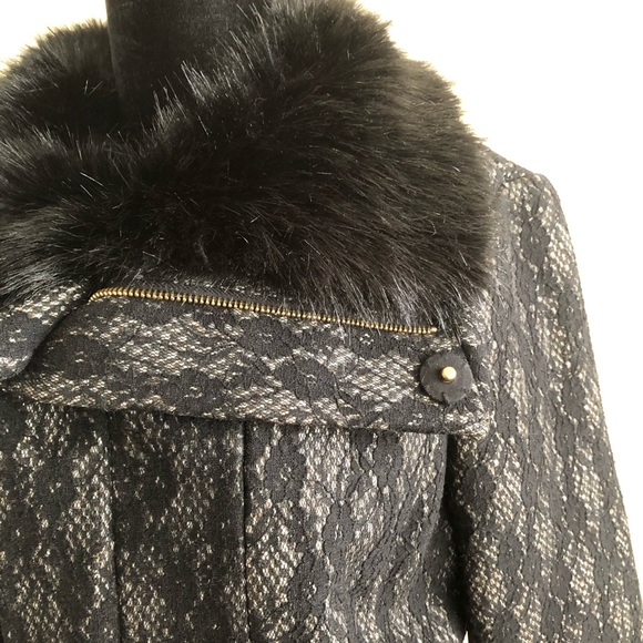 Bebe asymmetric lace pattern coat - Picture 2 of 12